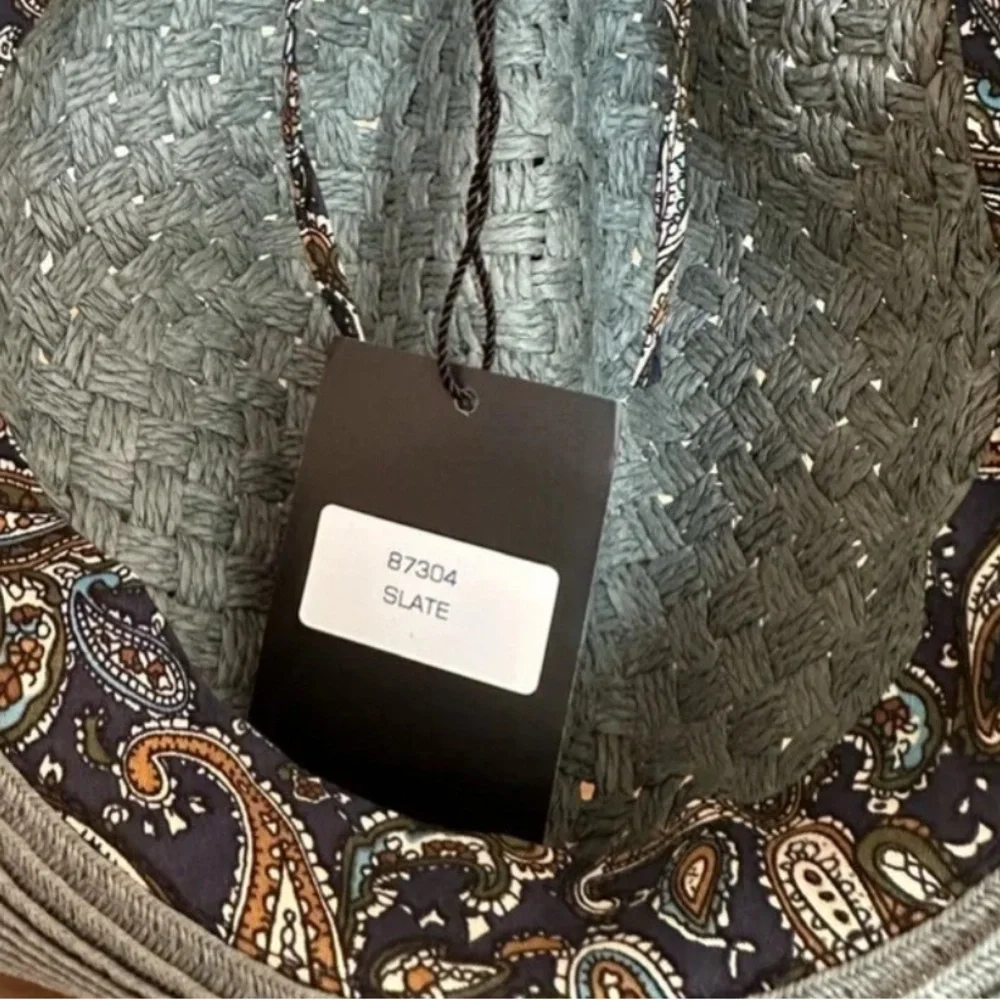 GIOVANNIO of NEW YORK ~ Women hand woven adjustable hat w/ inner paisley print